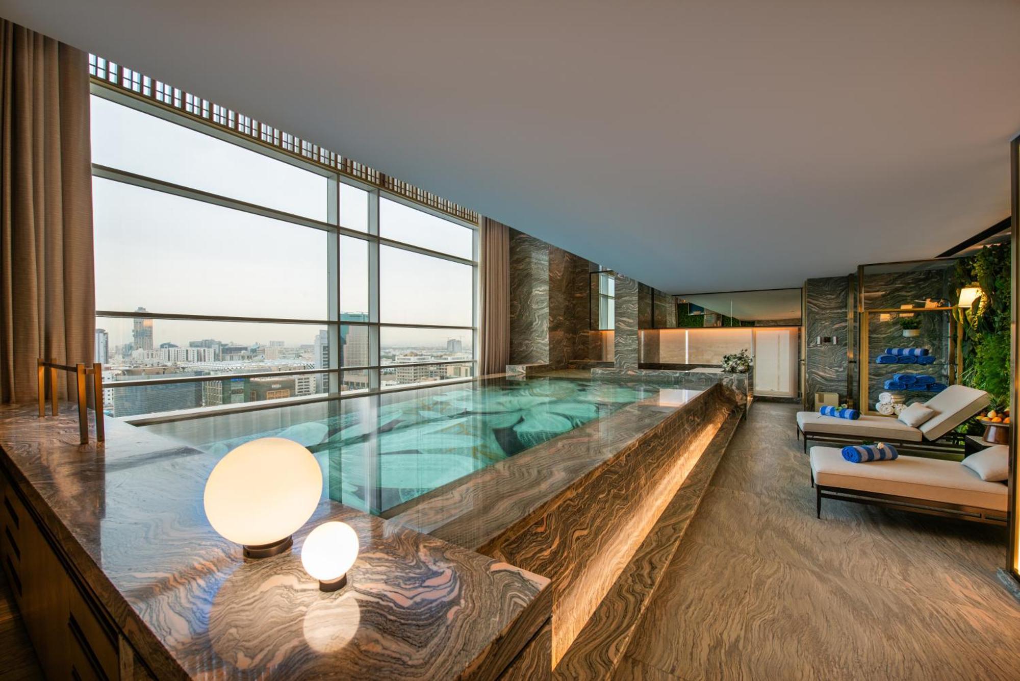 Narcissus The Royal Hotel Riadh Exterior foto The pool at the 39th floor